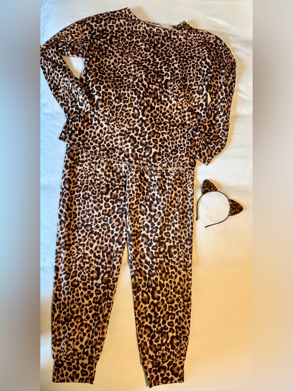 Leopard Cheetah Halloween Costume Women’s Medium Jogger Lounge Set + Cat Ears